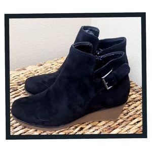 NWOT Aerosal size 6 Wedge